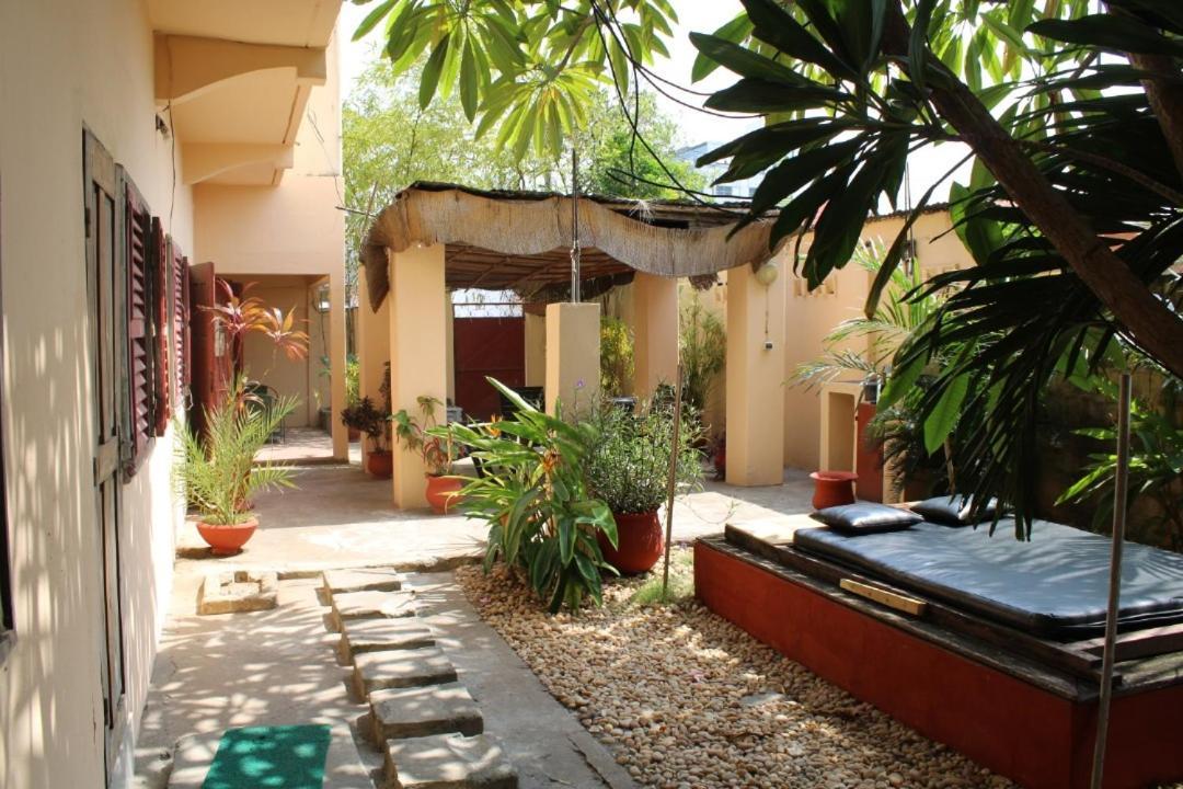 La Guesthouse Etoile Котону Екстериор снимка