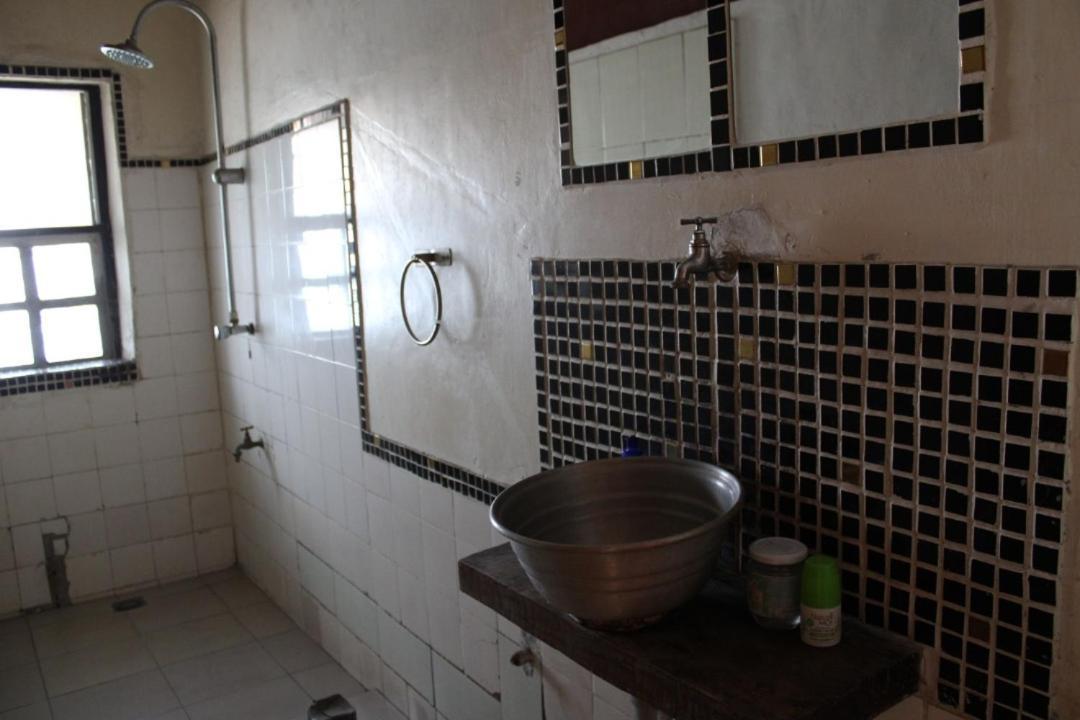 La Guesthouse Etoile Котону Екстериор снимка