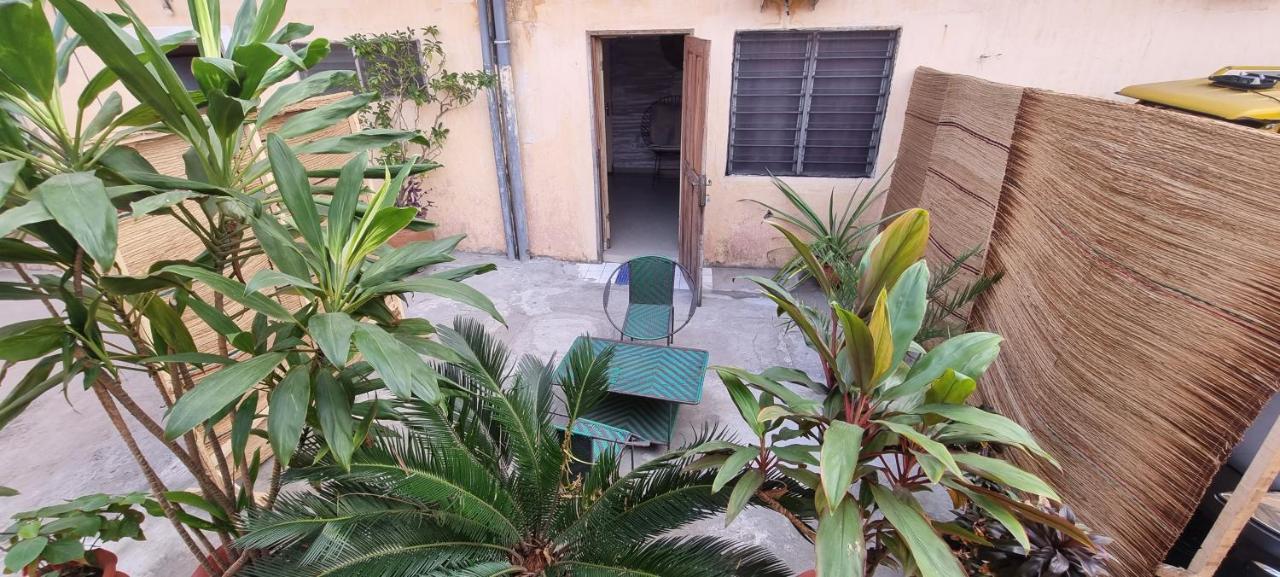 La Guesthouse Etoile Котону Екстериор снимка