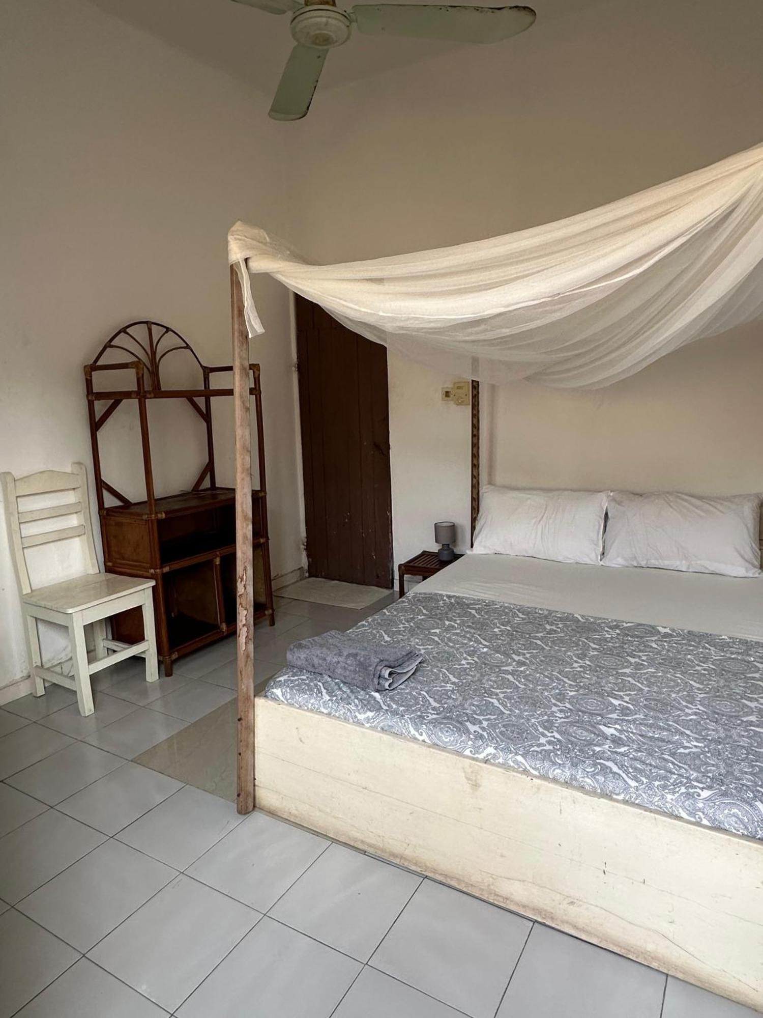 La Guesthouse Etoile Котону Екстериор снимка